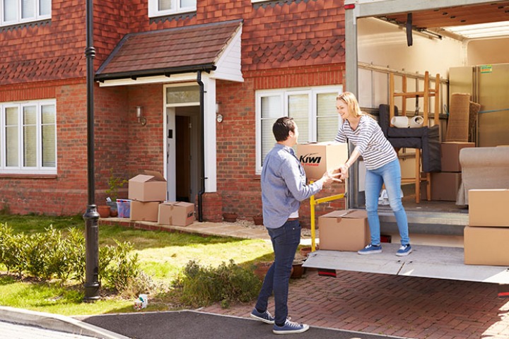Our top 10 tips for moving house